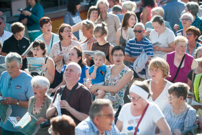 Vlaanderen zingt @ Gentse Feesten - Sint Baafsplein, picture 5, photographed by Dimitri Vanlommel - FrontView Magazine