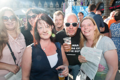 Vlaanderen zingt @ Gentse Feesten - Sint Baafsplein, picture 21, photographed by Dimitri Vanlommel - FrontView Magazine