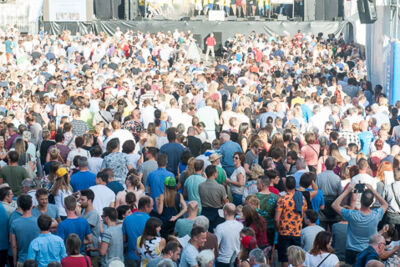 Vlaanderen zingt @ Gentse Feesten - Sint Baafsplein, picture 30, photographed by Dimitri Vanlommel - FrontView Magazine