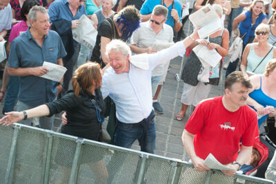 Vlaanderen zingt @ Gentse Feesten - Sint Baafsplein, picture 44, photographed by Dimitri Vanlommel - FrontView Magazine