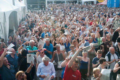 Vlaanderen zingt @ Gentse Feesten - Sint Baafsplein, picture 45, photographed by Dimitri Vanlommel - FrontView Magazine