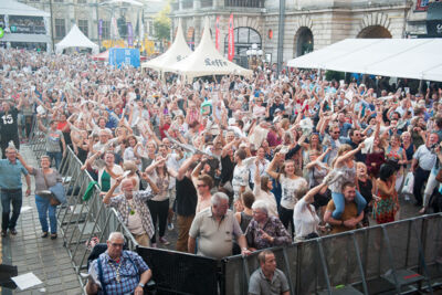 Vlaanderen zingt @ Gentse Feesten - Sint Baafsplein, picture 89, photographed by Dimitri Vanlommel - FrontView Magazine