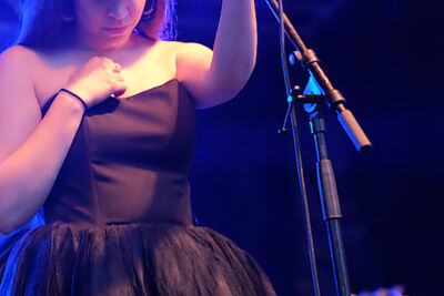 Lady Linn And Her Magnificent Seven @ Engie Parkies Kapellen, picture 18, photographed by James Van Roosbroeck - FrontView Magazine