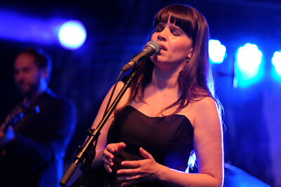 Lady Linn And Her Magnificent Seven @ Engie Parkies Kapellen, picture 21, photographed by James Van Roosbroeck - FrontView Magazine