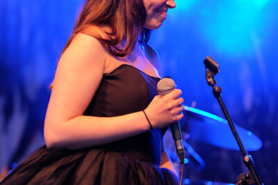 Lady Linn And Her Magnificent Seven @ Engie Parkies Kapellen, picture 30, photographed by James Van Roosbroeck - FrontView Magazine