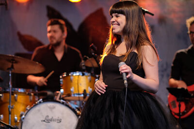 Lady Linn And Her Magnificent Seven @ Engie Parkies Kapellen, picture 60, photographed by James Van Roosbroeck - FrontView Magazine