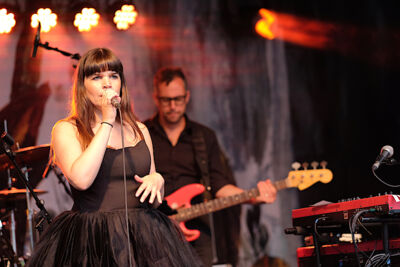 Lady Linn And Her Magnificent Seven @ Engie Parkies Kapellen, picture 66, photographed by James Van Roosbroeck - FrontView Magazine
