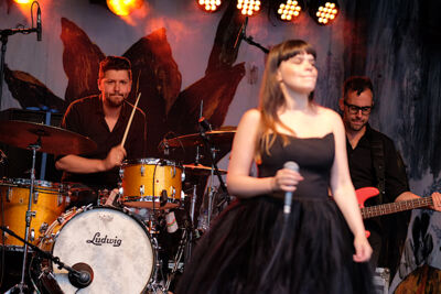 Lady Linn And Her Magnificent Seven @ Engie Parkies Kapellen, picture 67, photographed by James Van Roosbroeck - FrontView Magazine