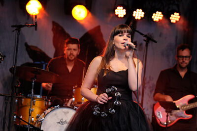 Lady Linn And Her Magnificent Seven @ Engie Parkies Kapellen, picture 68, photographed by James Van Roosbroeck - FrontView Magazine