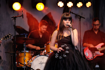 Lady Linn And Her Magnificent Seven @ Engie Parkies Kapellen, picture 69, photographed by James Van Roosbroeck - FrontView Magazine