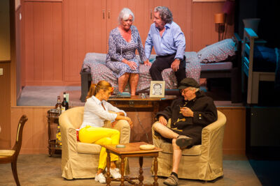 Mijne gebuur heeft het zuur @ Echt Antwaarps Teater, foto 14, foto's door Goele Bormans - FrontView Magazine
