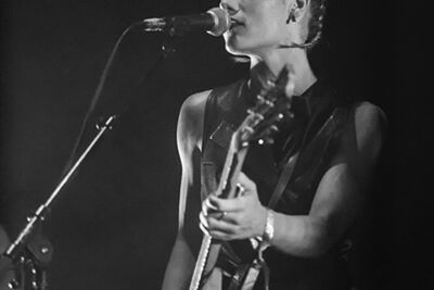 Trixie Whitley @ Dranouter 2016, picture 6, photographed by Tom  Lammens - FrontView Magazine