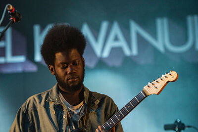 Michael Kiwanuka Dranouter2016, foto 2, foto's door Tom  Lammens - FrontView Magazine