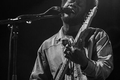 Michael Kiwanuka Dranouter2016, foto 4, foto's door Tom  Lammens - FrontView Magazine