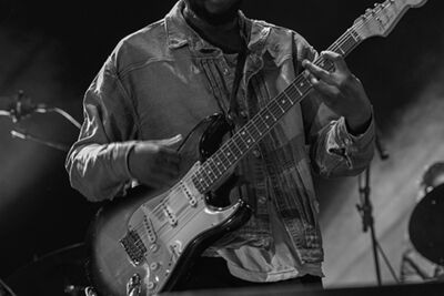 Michael Kiwanuka Dranouter2016, foto 9, foto's door Tom  Lammens - FrontView Magazine
