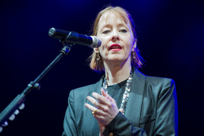 Suzanne vega Dranouter2016, picture 1, photographed by Tom  Lammens - FrontView Magazine