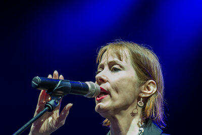 Suzanne vega Dranouter2016, picture 2, photographed by Tom  Lammens - FrontView Magazine