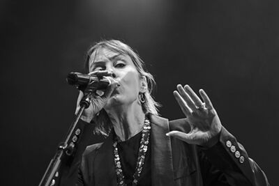 Suzanne vega Dranouter2016, picture 8, photographed by Tom  Lammens - FrontView Magazine