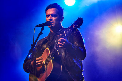 Gabriel Rios @ Openluchttheater Rivierenhof, picture 5, photographed by Frederik Strobbe - FrontView Magazine