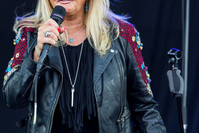 Bonnie Tyler @ Nostalgie Beach Festival, picture 3, photographed by Marc Verdonck - FrontView Magazine