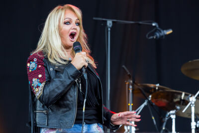 Bonnie Tyler @ Nostalgie Beach Festival, picture 22, photographed by Marc Verdonck - FrontView Magazine