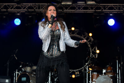 Jenny Berggren @ Nostalgie Beach Festival, picture 4, photographed by Marc Verdonck - FrontView Magazine