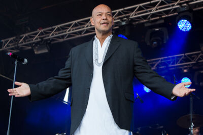 Roland Gift @ Nostalgie Beach Festival, picture 1, photographed by Marc Verdonck - FrontView Magazine