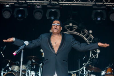 Sydney Youngblood @ Nostalgie Beach Festival, picture 8, photographed by Marc Verdonck - FrontView Magazine