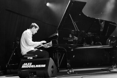 Jazz Middelheim - Zondag 14 augustus Avishai Cohen, Tutu Pouane, Jef Neve & Typhoon, STUFF. 'Hybrid Love', picture 11, photographed by Frederik Strobbe - FrontView Magazine
