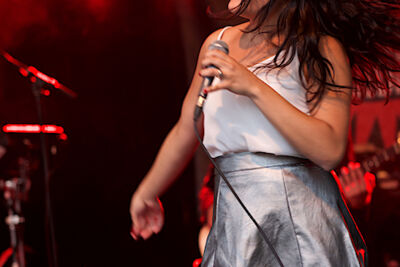 Silke & The Expendables @ Engie Parties Kapellen, picture 7, photographed by James Van Roosbroeck - FrontView Magazine