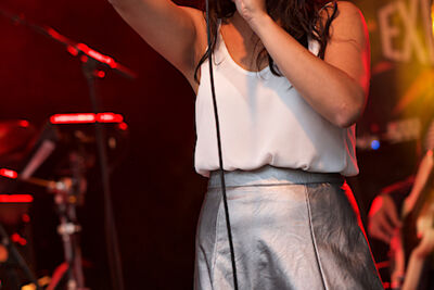 Silke & The Expendables @ Engie Parties Kapellen, picture 8, photographed by James Van Roosbroeck - FrontView Magazine