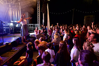 Silke & The Expendables @ Engie Parties Kapellen, picture 37, photographed by James Van Roosbroeck - FrontView Magazine
