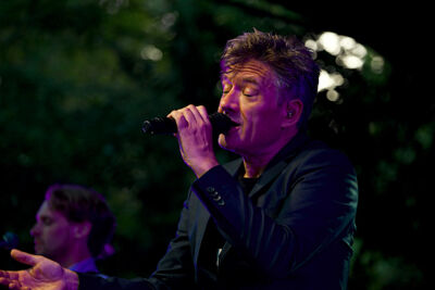 Bart Peeters @ OLT Rivierenhof, picture 1, photographed by James Van Roosbroeck - FrontView Magazine