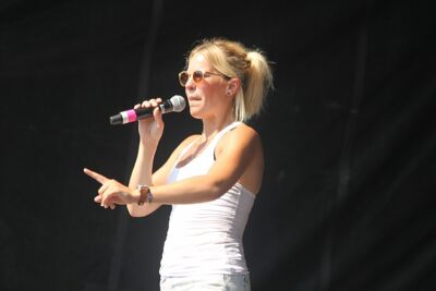 Eline Demunck @ Buitenbeenpop, Leopoldsburg, picture 4, photographed by Heidi Elen - FrontView Magazine