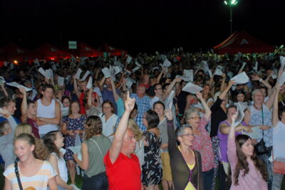 Vlaanderen Zingt @ Ekeren, picture 2, photographed by Peter Minnebo - FrontView Magazine