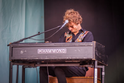 Douwe Bob @ Strandfestival ZAND, foto 5, foto's door Frank Bogers - FrontView Magazine