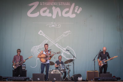 Douwe Bob @ Strandfestival ZAND, foto 11, foto's door Frank Bogers - FrontView Magazine