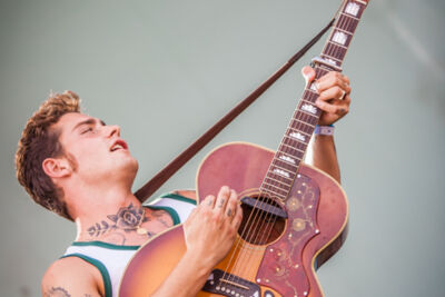 Douwe Bob @ Strandfestival ZAND, foto 16, foto's door Frank Bogers - FrontView Magazine
