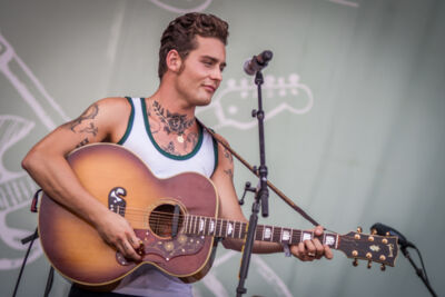 Douwe Bob @ Strandfestival ZAND, foto 18, foto's door Frank Bogers - FrontView Magazine