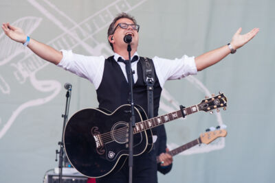 Guus Meeuwis @ Strandfestival ZAND, foto 1, foto's door Frank Bogers - FrontView Magazine