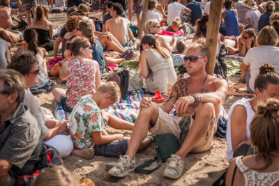 Typhoon @ Strandfestival ZAND, foto 19, foto's door Frank Bogers - FrontView Magazine