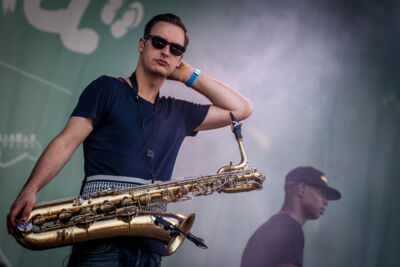 Typhoon @ Strandfestival ZAND, foto 23, foto's door Frank Bogers - FrontView Magazine