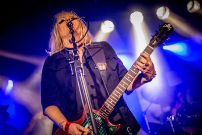 L 7 @ Muziekodroom, foto 8, foto's door Luc Luyten - FrontView Magazine