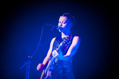 Trixie Whitley @ Ten Vrede Diksmuide, picture 12, photographed by Devid Camerlynck - FrontView Magazine