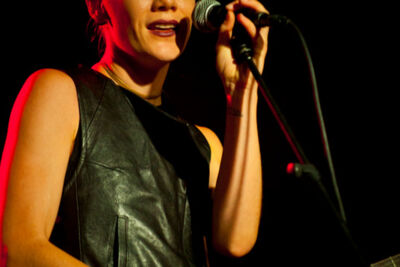 Trixie Whitley @ Ten Vrede Diksmuide, picture 33, photographed by Devid Camerlynck - FrontView Magazine