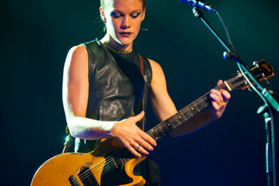 Trixie Whitley @ Ten Vrede Diksmuide, picture 42, photographed by Devid Camerlynck - FrontView Magazine