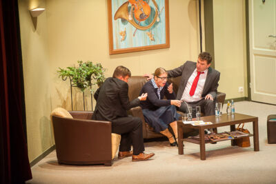 Première Ik werk met mijn ellebogen! @ echt Antwaarps teater, picture 32, photographed by Goele Bormans - FrontView Magazine