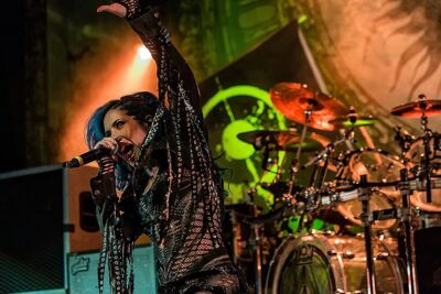 Arch Enemy @ Femme 2016, foto 4, foto's door FrontView Magazine