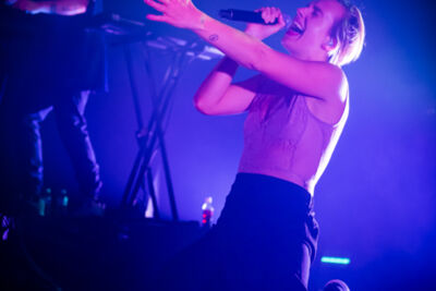 Mø @ AB, foto 9, foto's door Kristof Hayen - FrontView Magazine