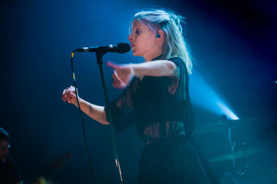 Aurora Le Botanique Brussels, picture 6, photographed by Kris Saelen - FrontView Magazine